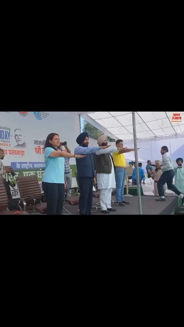 VIDEO : चंडीगढ़ में स्वच्छता अभियान, नगर निगम कमिश्नर व CU के चांसलर ने उठाया कूड़ा