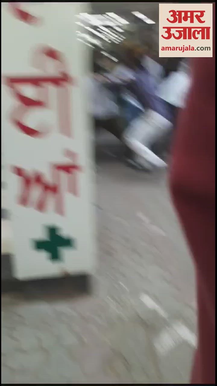 VIDEO : चंडीगढ़ में दो लैब कर्मियों के बीच जमकर चलीं कुर्सियां