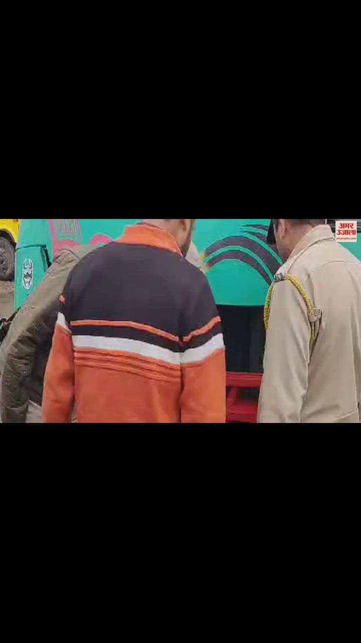 VIDEO : उधमपुर में पुलिस ने मिनी बसों से हटाए प्रेशर हॉर्न और म्यूजिक सिस्टम