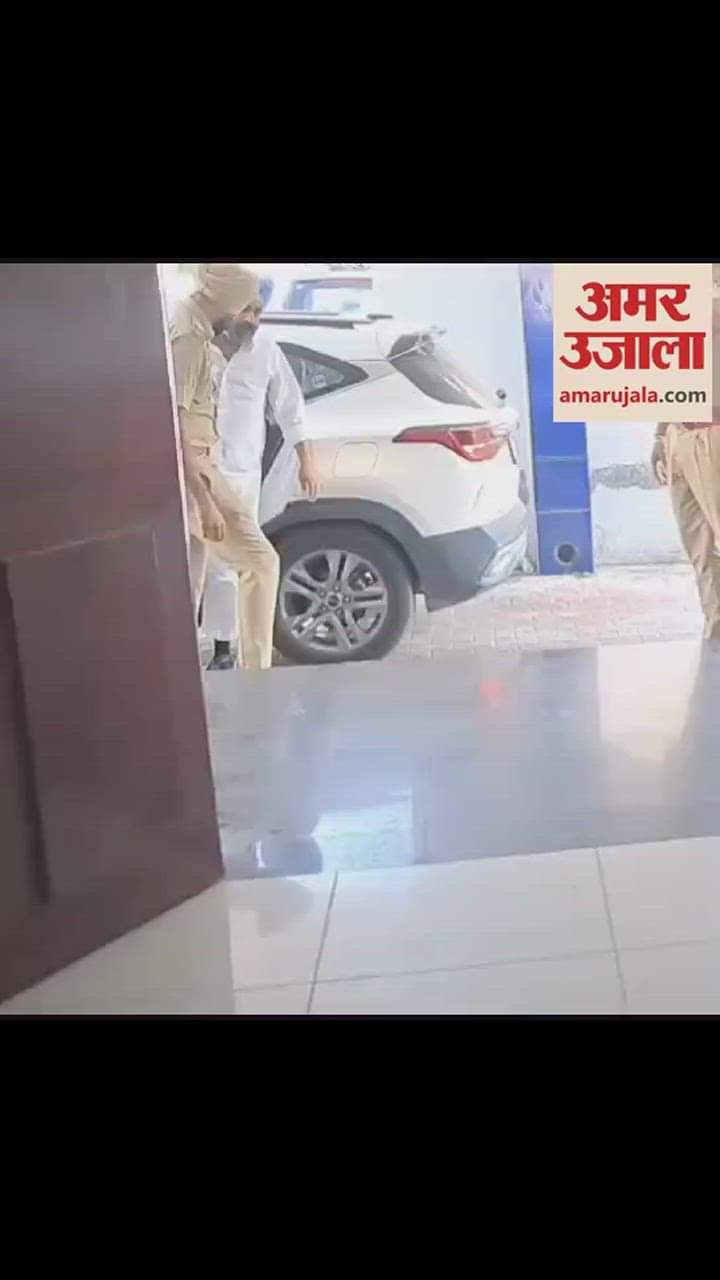 VIDEO : Police Arrest SAD Leader Parambans Singh Bunty Romana