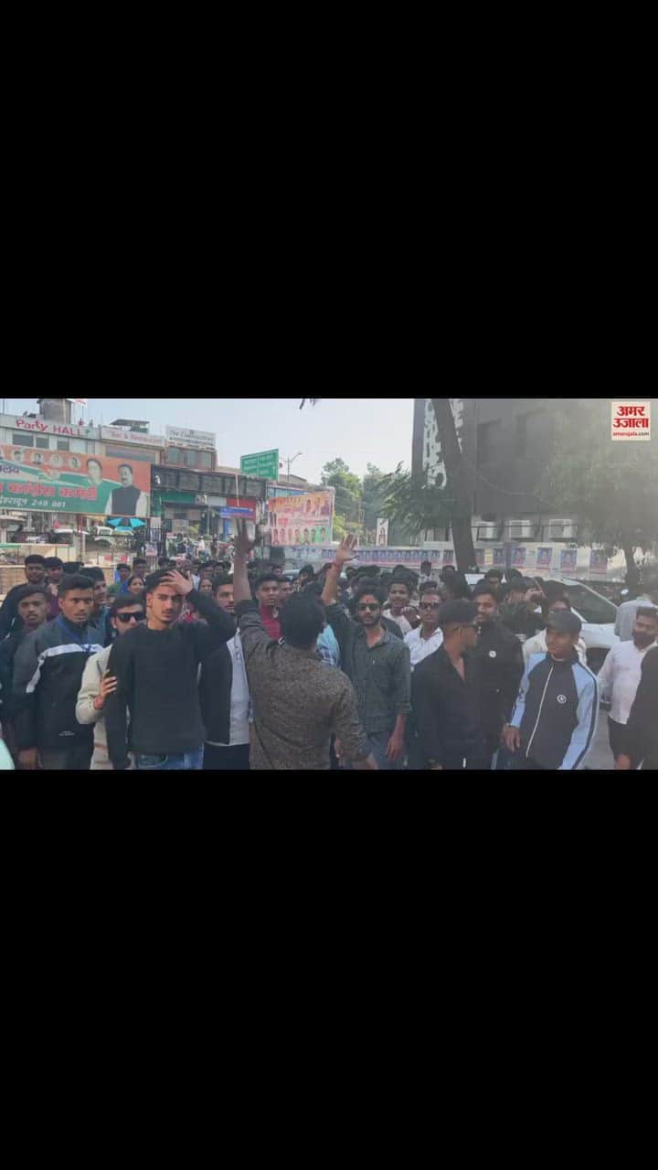 VIDEO : टिकट बंटवारे में भेदभाव का आरोप, एनएसयूआई कार्यकर्ता का कांग्रेस भवन में प्रदर्शन