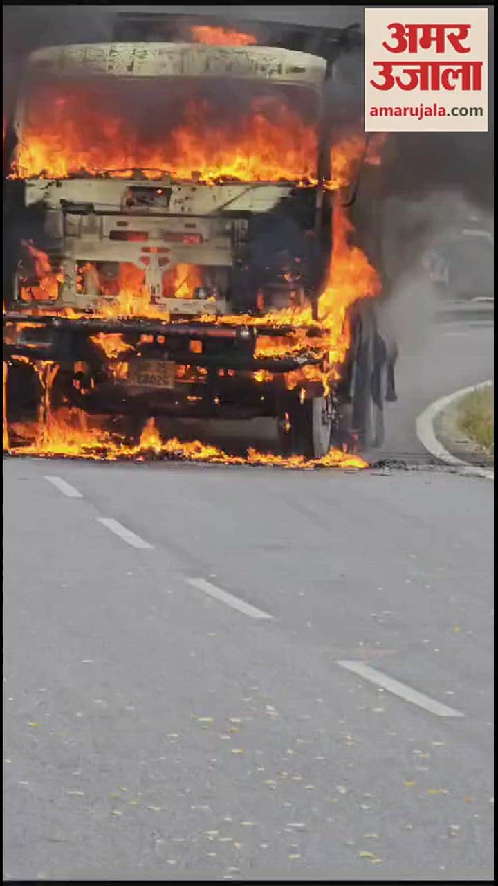 VIDEO : Two trucks caught fire after head-on collision on the highway