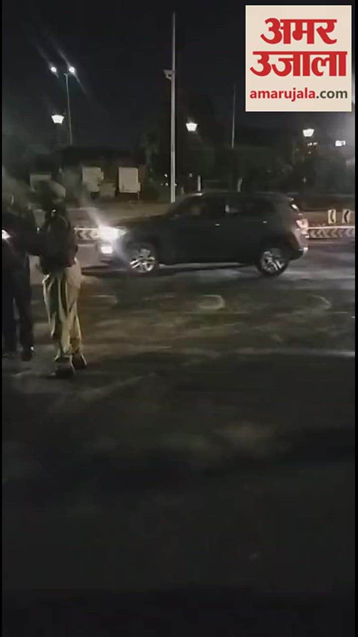 VIDEO : Diesel Tanker Overturned At Chandigarh Sector 20/21 Chowk