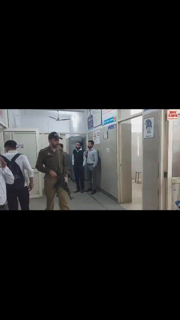 VIDEO : Two youths attacked a student with a sharp weapon in Udhampur Degree College