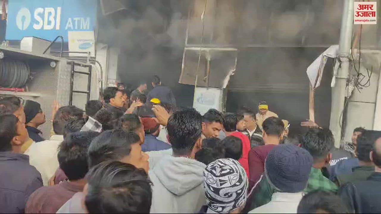 VIDEO : Fire broke out in shops on Bahjoi Dakkhana Road, fire vehicles arrived amidst chaos