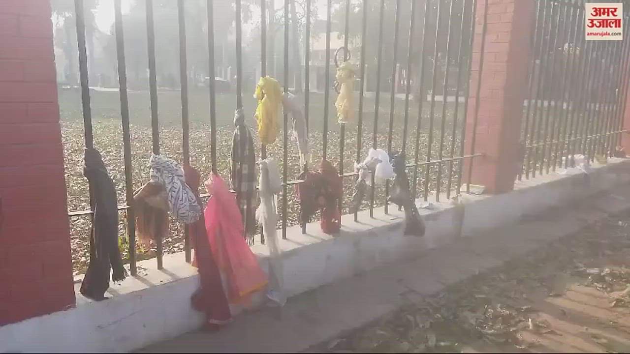 VIDEO : Even shoes slippers and scarf of candidates were removed, entry after checking in Chandausi