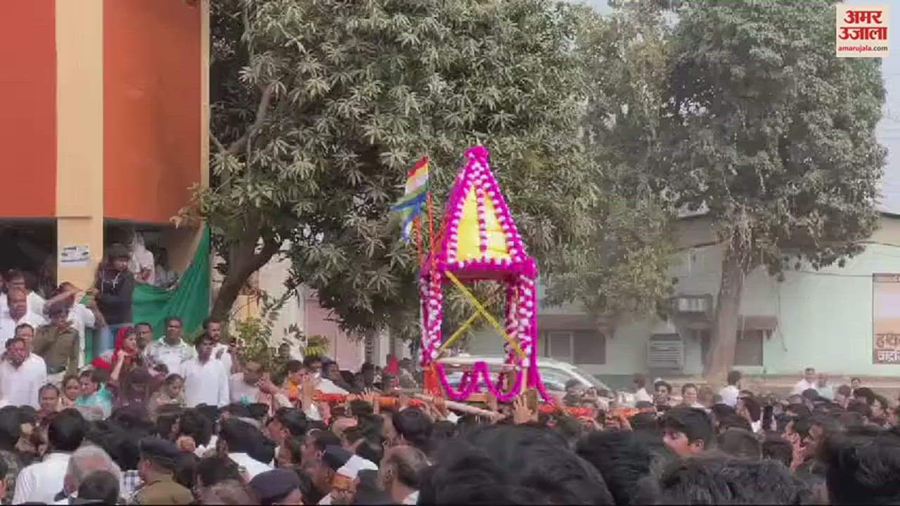 VIDEO : आचार्य विद्यासागर महाराज ने ली समाधि, तीर्थ डोंगरगढ में निकाला गया श्री जी का डोला