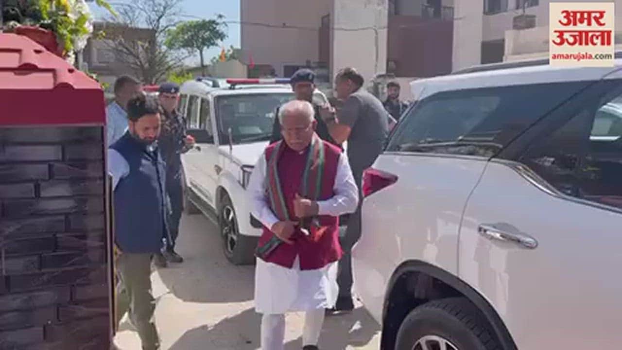 VIDEO : अनिल विज से मिलने पहुंचे पूर्व सीएम मनोहर लाल, तिलक लगाकर मनाई होली