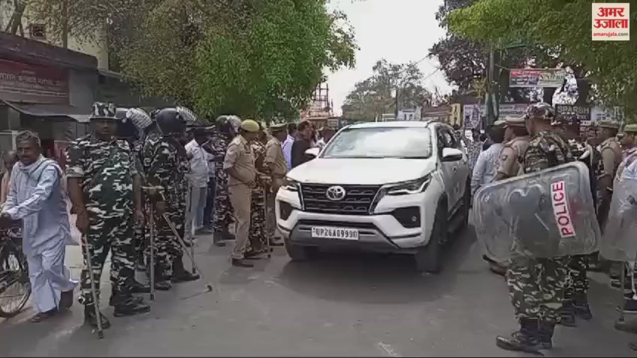 VIDEO : पीलीभीत में बसपा प्रत्याशी अनीस अहमद खान ने दाखिल किया नामांकन