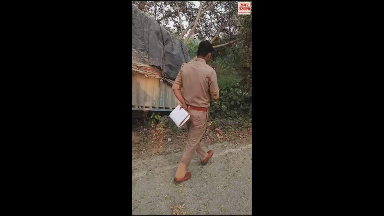 VIDEO : बरेली में बोलेरो कार और ट्रैक्टर-ट्रॉली की टक्कर से युवक की मौत, दो लोग गंभीर घायल