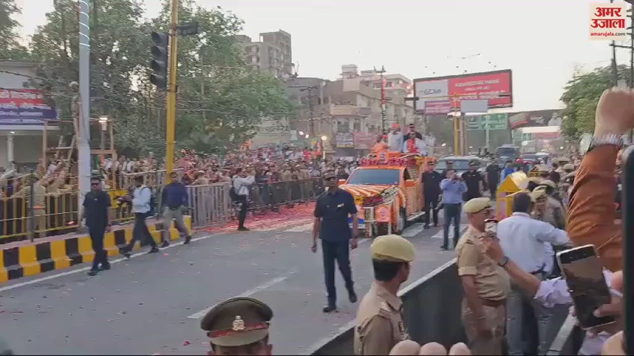 VIDEO : गाजियाबाद में पीएम मोदी का रोड शो, गूंजे जय श्रीराम के जयकारे