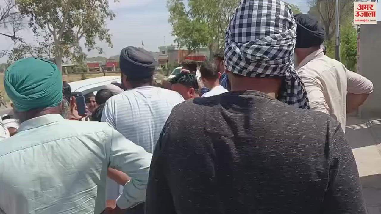 VIDEO : उकलाना रैली में सीएम से सवाल पूछने जा रहे किसानों को हिरासत में लिया, काले झंडे लेकर पहुंचे थे किसान