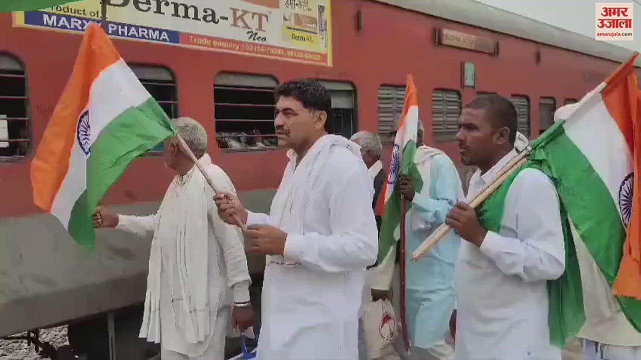 VIDEO : दिल्ली के लिए ट्रेन से रवाना हुए उचाना से किसान