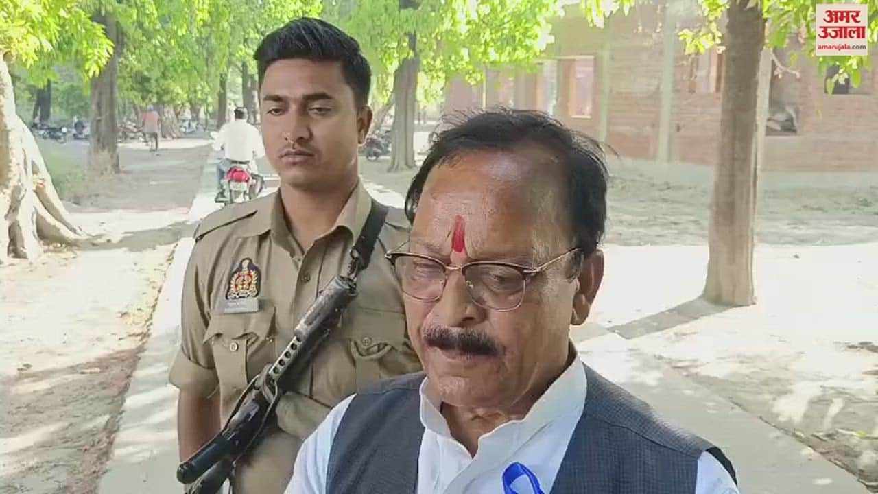 VIDEO : पीलीभीत सीट से सपा प्रत्याशी भगवत सरन गंगवार ने पुलिस पर लगाए गंभीर आरोप