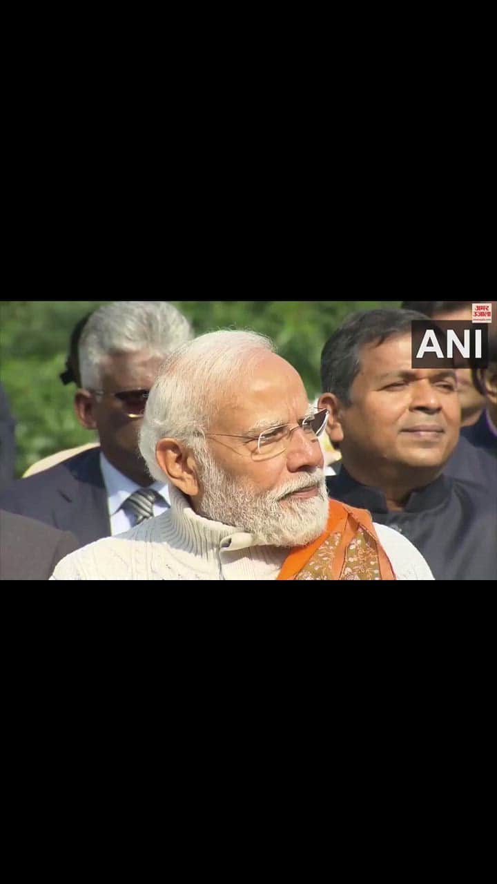 VIDEO : पीएम आवास पर मनाया गया क्रिसमस का जश्न, बच्चों ने दी प्रस्तियां, ईसाई समुदाय के लोगों से मुलाकात की