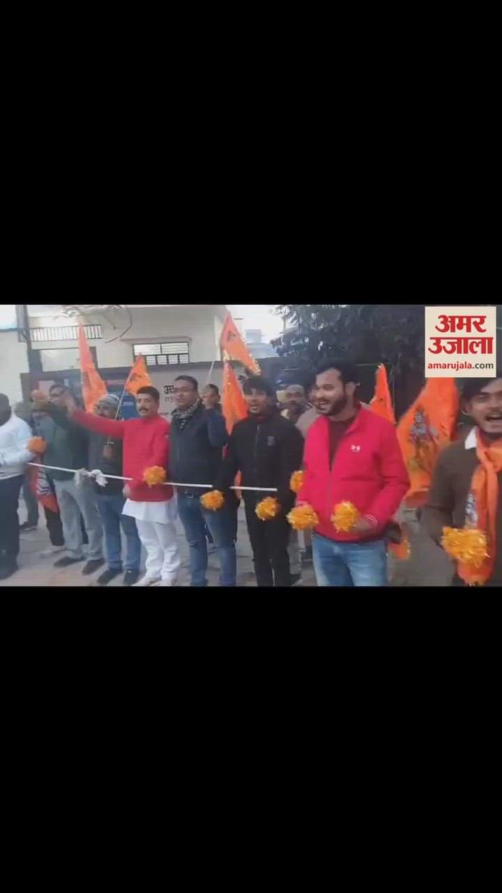 VIDEO : गोरखपुर पहुंचे सीएम योगी आदित्यनाथ, जगह-जगह लोगों ने किया स्वागत