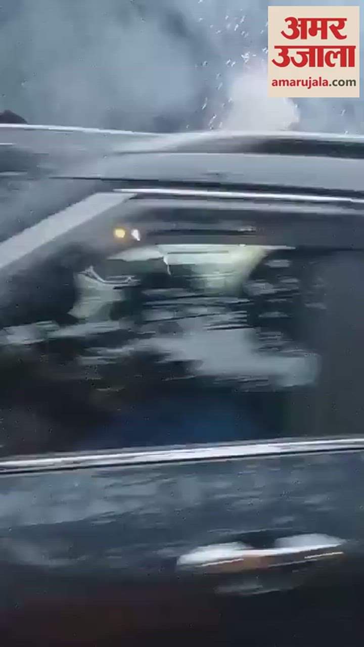 VIDEO : बीच सड़क पर गाड़ियां रोककर युवकों ने की आतिशबाजी, नियम हुए तार-तार