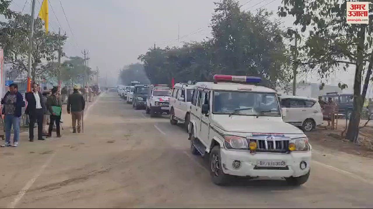 VIDEO : CM Yogi Adityanath reached Sambhal, took stock of preparations for PM tour, talked to Acharya Pramod Krishnam