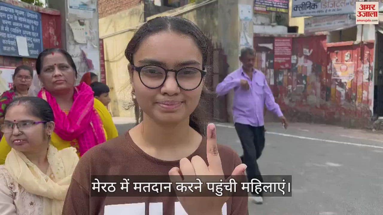 मेरठ में महिलाओं ने किया मतदान