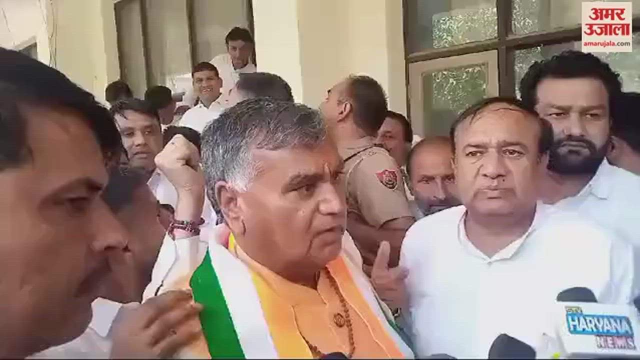 VIDEO : काफिले के साथ लघु सचिवालय पहुंचे कांग्रेस प्रत्याशी सतपाल ब्रह्मचारी, दाखिल किया नामांकन