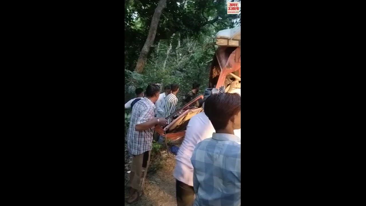 VIDEO : पीलीभीत में असम हाईवे पर पेड़ से टकराई डीसीएम, तीन मजदूरों की मौत, 33 घायल, हादसे के बाद लगा लंबा जाम