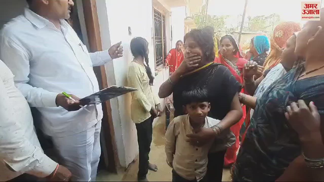 VIDEO : miscreants beat betel seller dead father injured in ghazipur