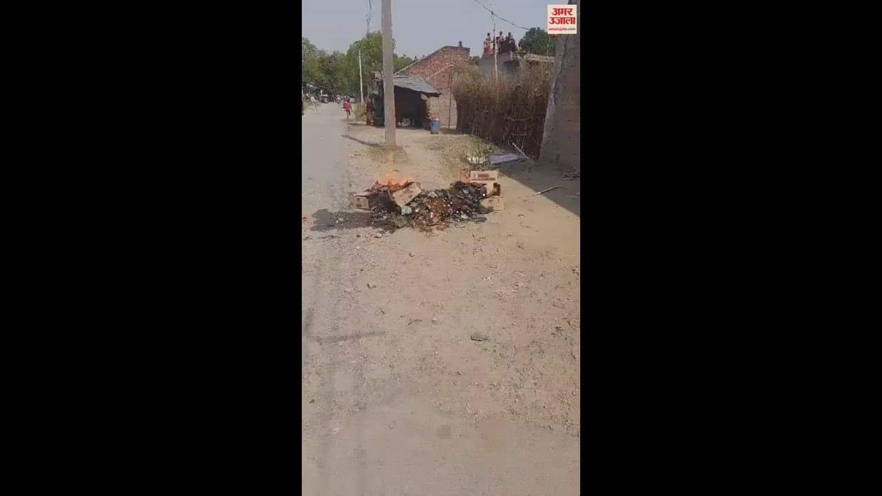 VIDEO : Liquor shops open in the morning in mirzapur women burnt liquor boxes 