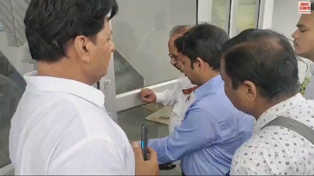 VIDEO : Two buildings of SP leader Azam Khan's Jauhar University sealed, they were built on enemy property