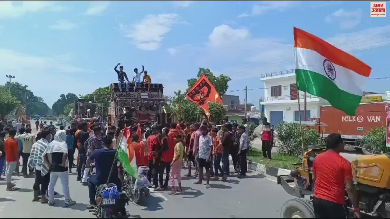 VIDEO : Lucknow-Delhi highway painted in the colour of Kanwariyas, groups departing with the slogan of Bam Bhole