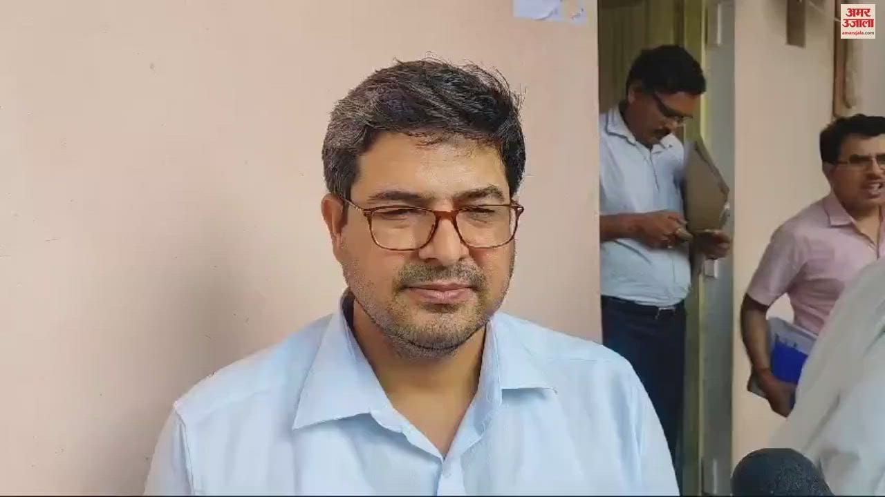 VIDEO : Two JEs suspended in ballia negligent changing the transformer MD Varanasi took action