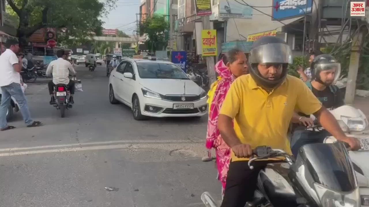 VIDEO : Bike riding miscreants opened fire in the air outside a private hospital in Karnal