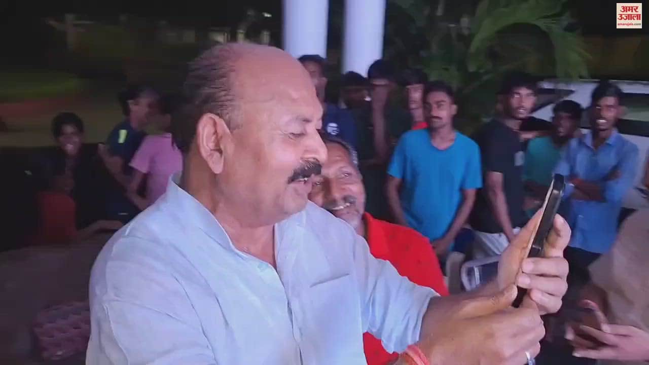 VIDEO : India won consecutive medals in Olympics celebrations held hockey player Lalit house in Varanasi