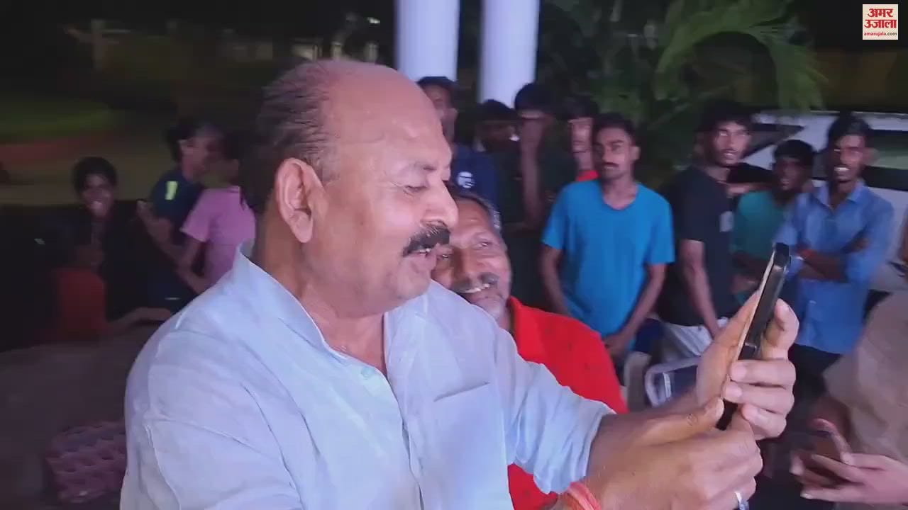 VIDEO : India won consecutive medals in Olympics celebrations held hockey player Lalit house in Varanasi