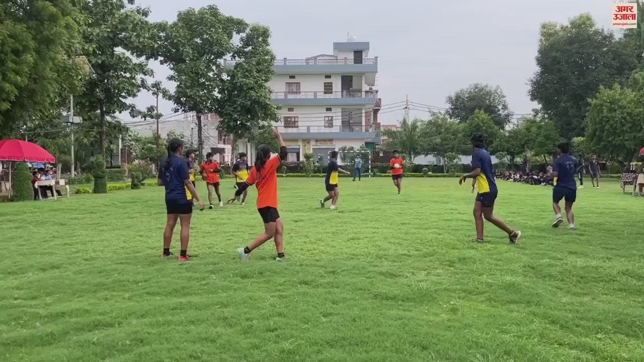 VIDEO : Staff football team registered victory in extra time spectators increased enthusiasm competition
