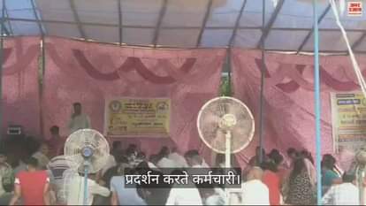 VIDEO : Rohtak clerks strike continues for second day, property tax files stuck