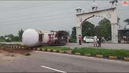 VIDEO : Gas tanker overturned on Pathankot-Amritsar National Highway