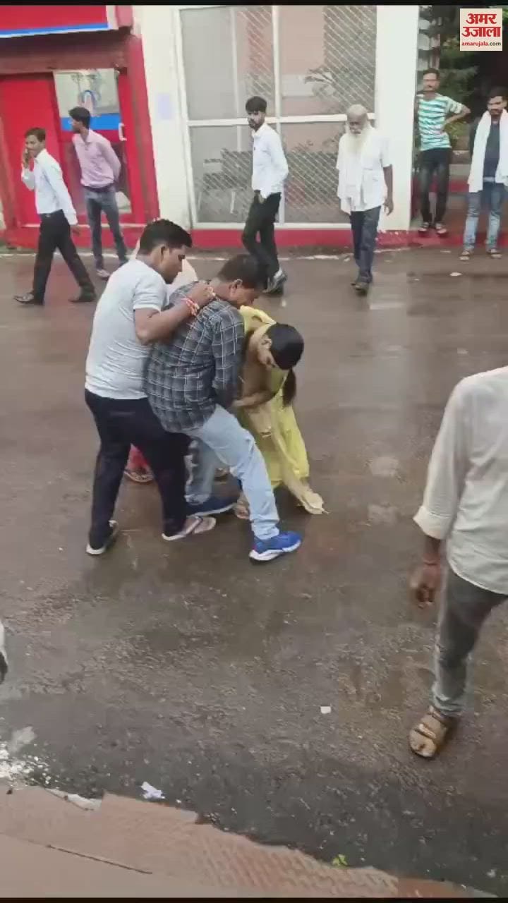 Tikamgarh News: Husband assaulted in court premises, wife, brother-in-law and mother-in-law attacked