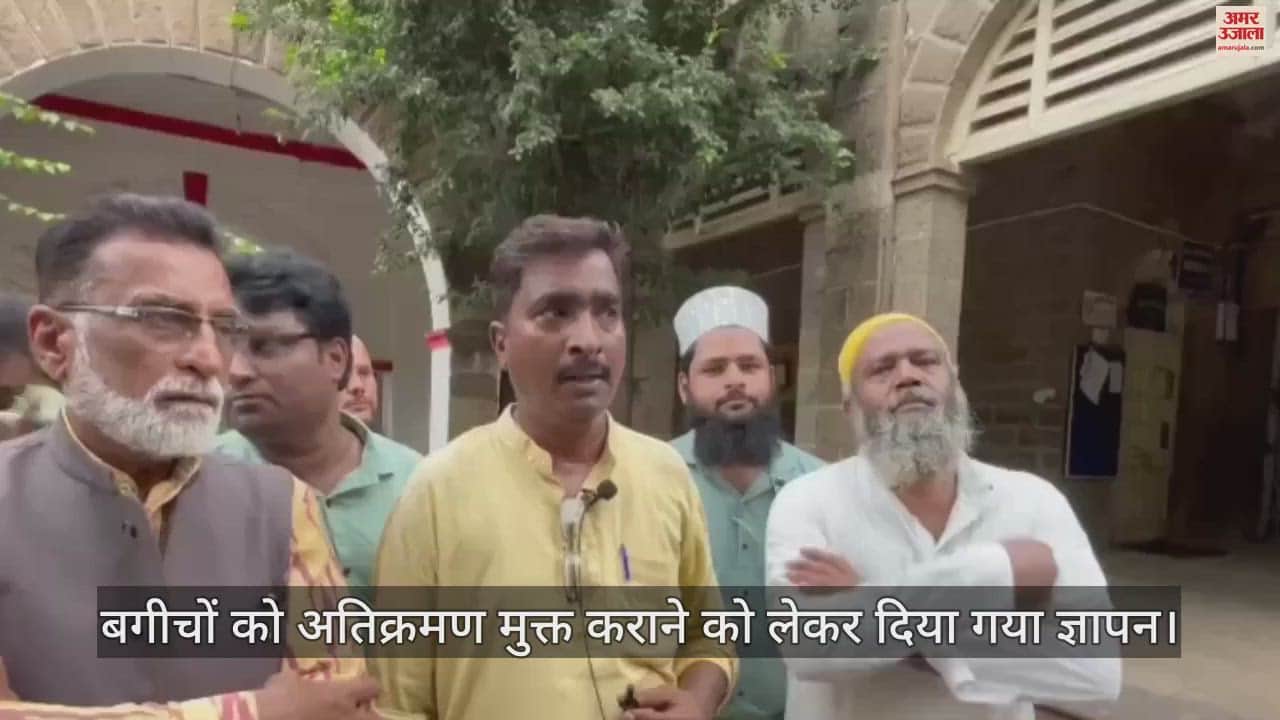 Make all three gardens of Sindhi Colony encroachment free, develop the park by planting trees