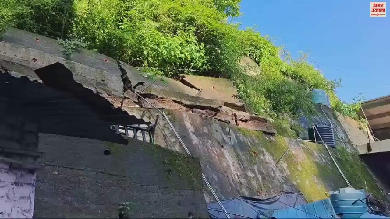 VIDEO : Landslide near Mussoorie Landour Uttarakhand Weather news Updates