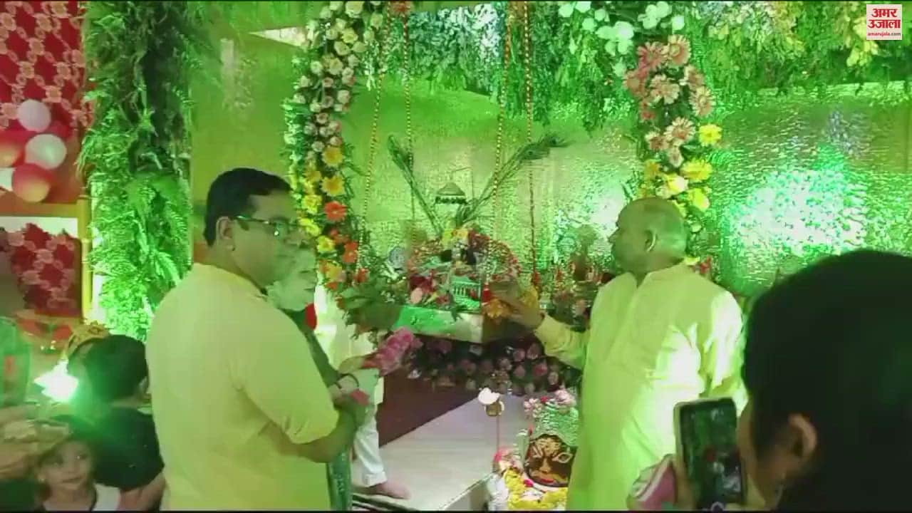 VIDEO : Shri Krishna Janmotsav was celebrated with great pomp in Rampur, worship was done in temples