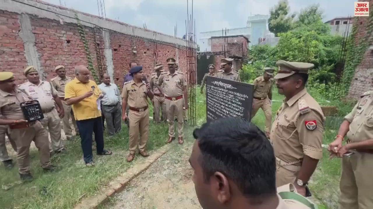 VIDEO : Mafia Mukhtar Ansari henchman property worth three crores seized in mau police action force deployed