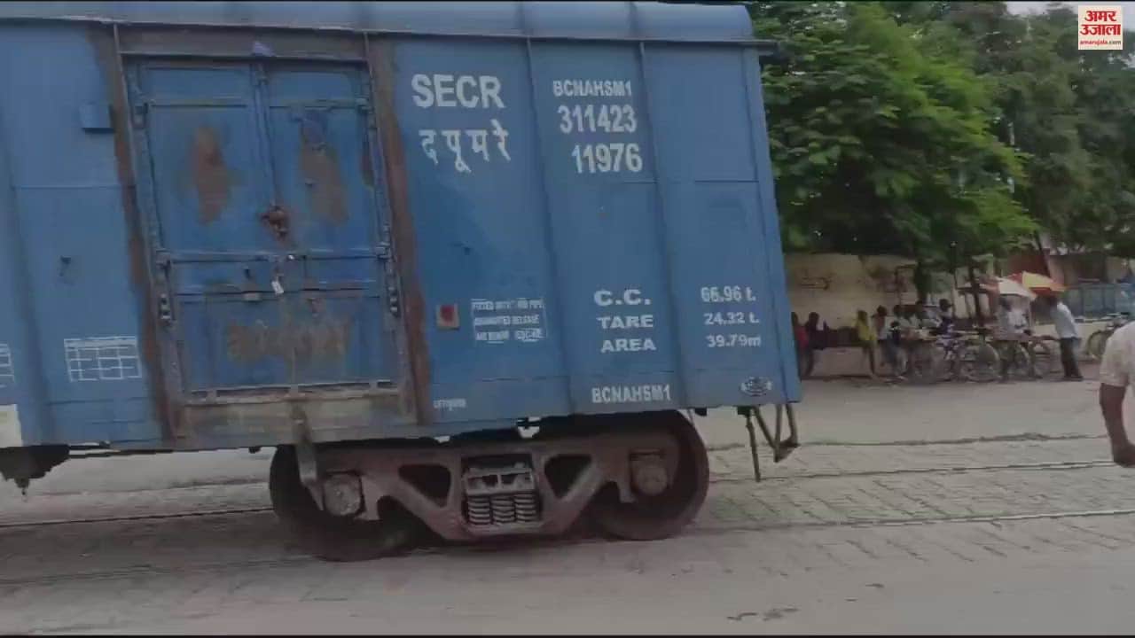 VIDEO : Long queue of vehicles on Lahartara bridge in varanasi ambulance not get space everyone faced problem