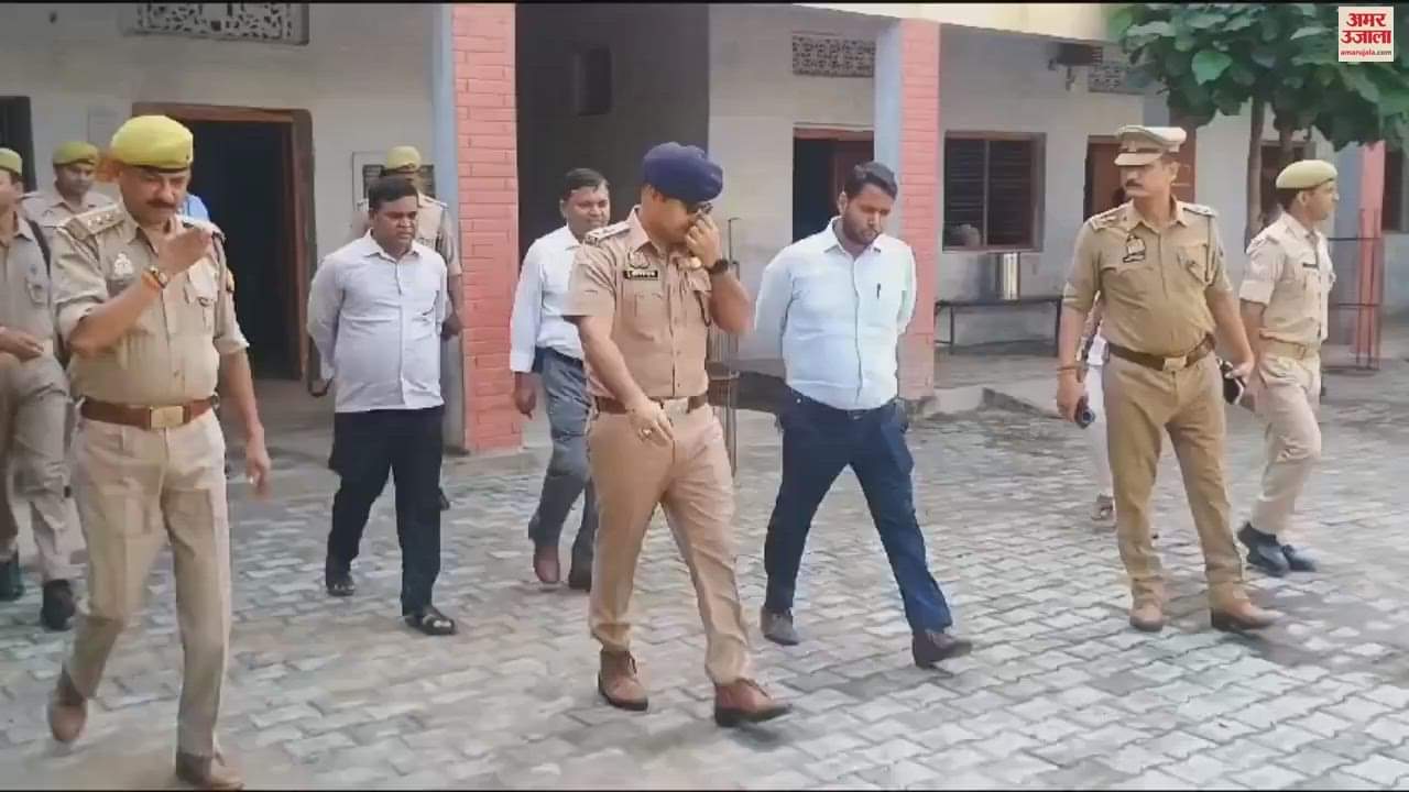 VIDEO : candidates left constable police recruitment exam in Mirzapur SP inspected centers