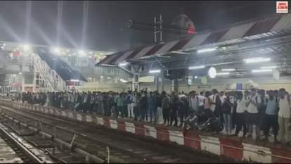VIDEO : Crowd of candidates Cantt Railway Station returned home giving constable recruitment exam