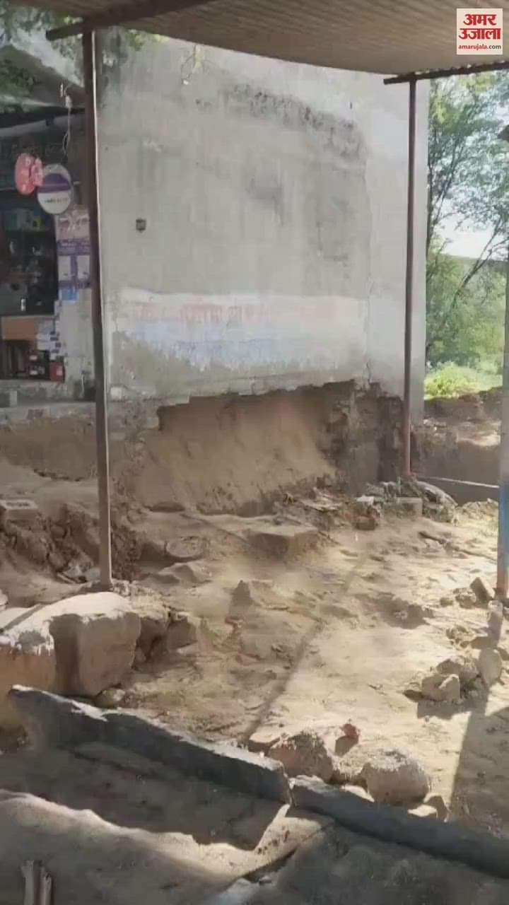 Jhunjhunu News: A two-storey shop collapsed during basement excavation in Chanwara