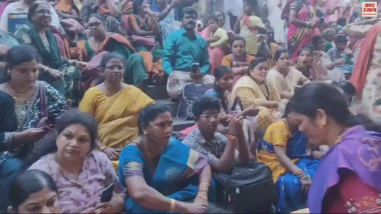 VIDEO : Shiva Tandava in Kashi Vishwanath temple and Bhajan Sandhya in Durga temple mesmerized people