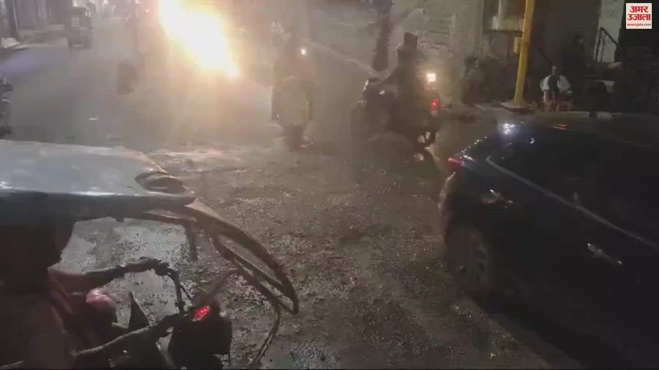 VIDEO : Fear road collapse at Sigra crossing foul smell due to rain and sewer water