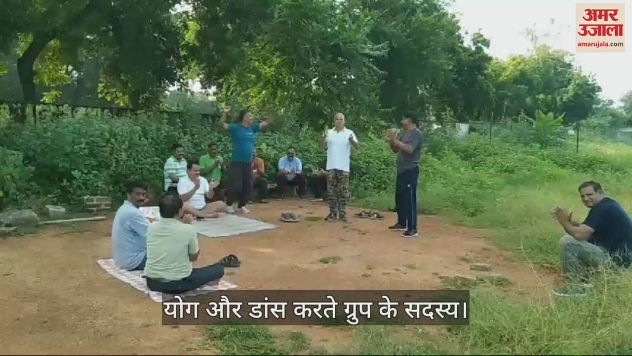 MP News Tikamgarh Good Morning Group gives a way of living to 70 year old people