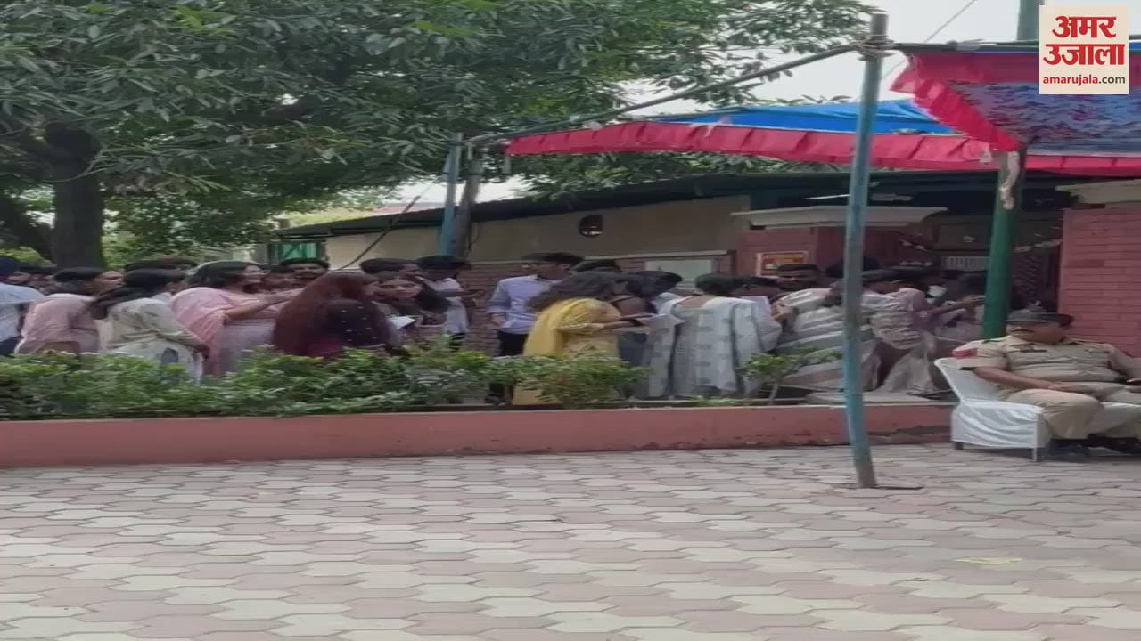 VIDEO : PU student council election voting