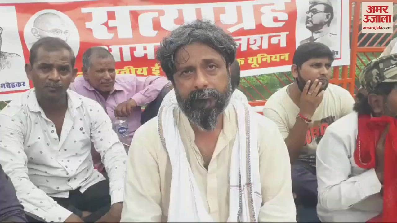 VIDEO : Our work taken away without giving employment in varanasi e-rickshaw drivers started hunger strike